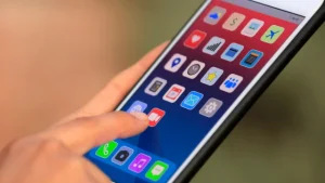 Cara Menghapus Aplikasi di iPhone Melalui iTunes