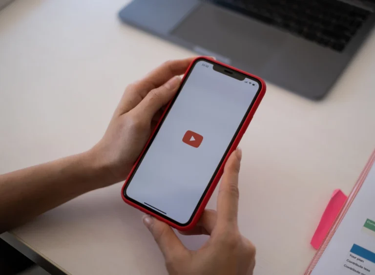 5 Cara Buka YouTube Sambil Buka Aplikasi Lain di Oppo